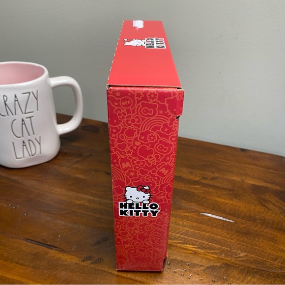 Hello Kitty Table Top Clock - Picture 3 of 8